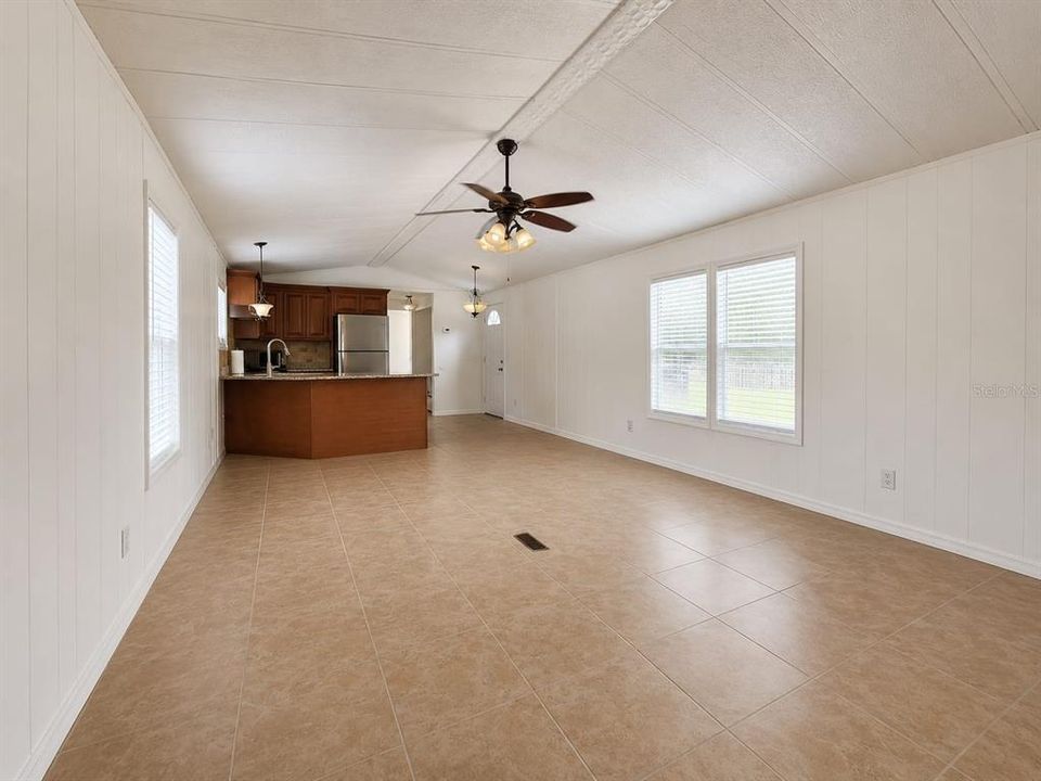 For Rent: $1,450 (2 beds, 2 baths, 924 Square Feet)