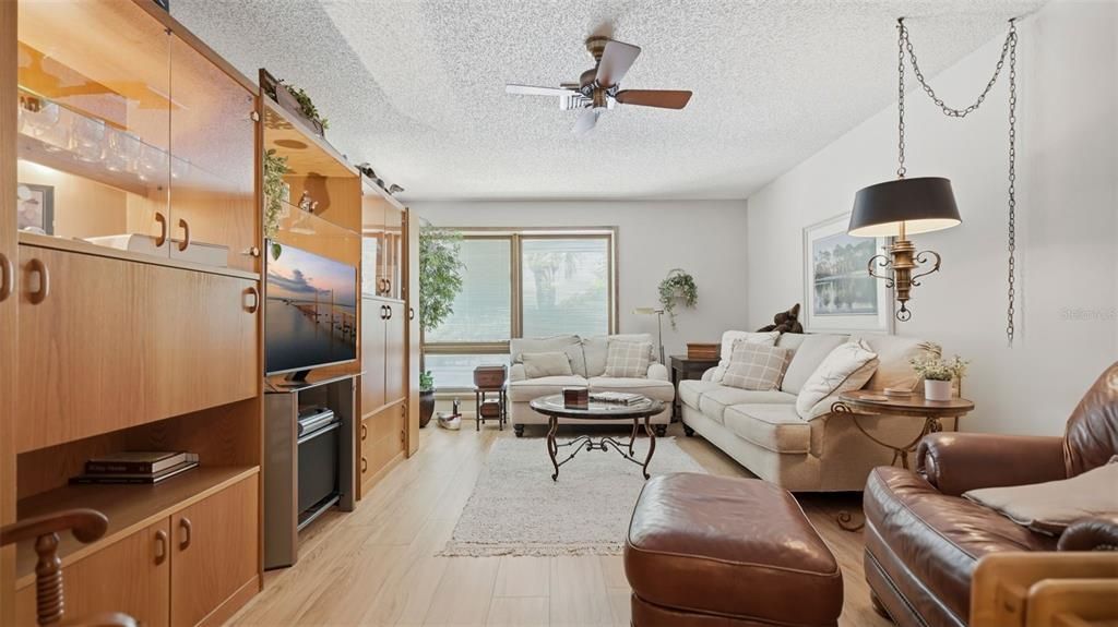 For Sale: $1,050,000 (3 beds, 2 baths, 2230 Square Feet)