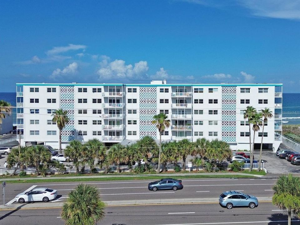 For Sale: $375,000 (2 beds, 2 baths, 1047 Square Feet)
