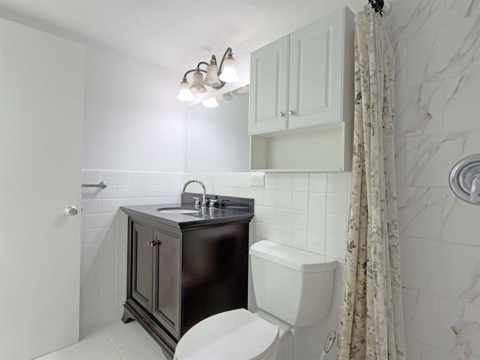For Sale: $375,000 (2 beds, 2 baths, 1047 Square Feet)