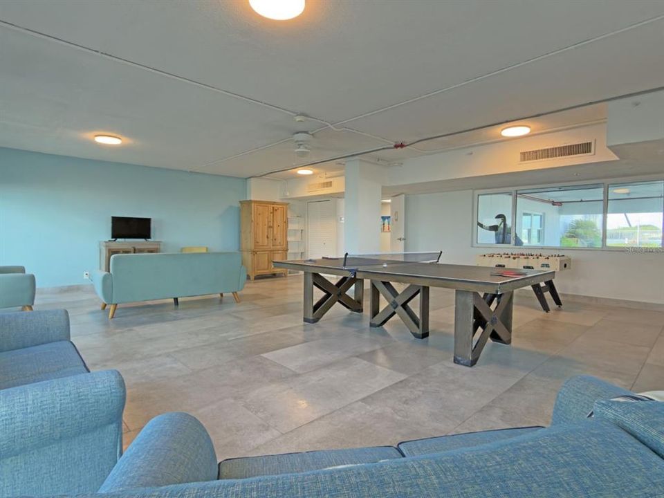 For Sale: $375,000 (2 beds, 2 baths, 1047 Square Feet)