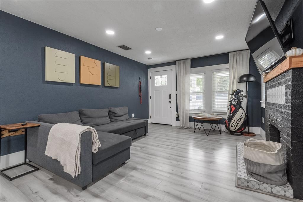En Venta: $435,000 (3 camas, 2 baños, 1528 Pies cuadrados)