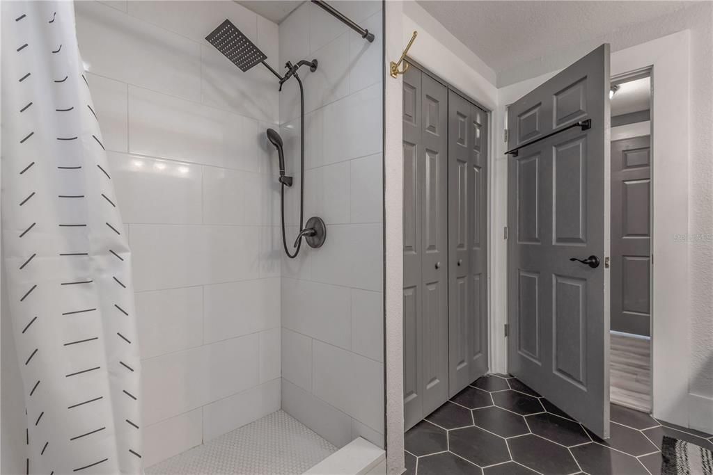 En Venta: $435,000 (3 camas, 2 baños, 1528 Pies cuadrados)