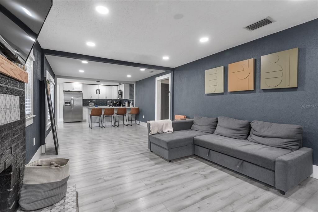 En Venta: $435,000 (3 camas, 2 baños, 1528 Pies cuadrados)