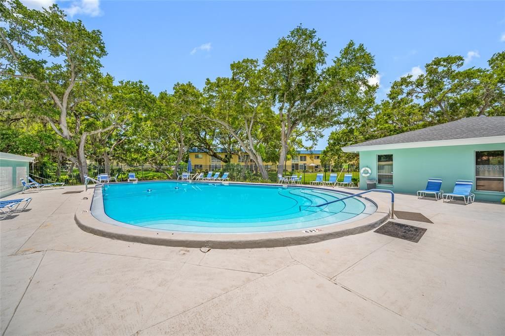 For Sale: $395,400 (2 beds, 1 baths, 1112 Square Feet)
