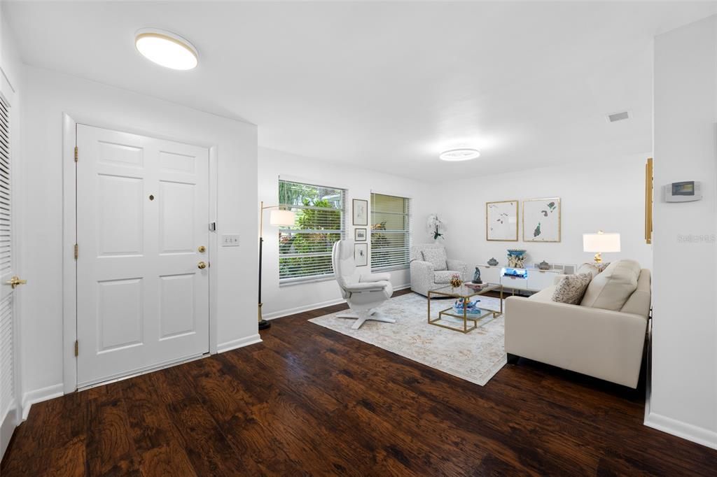 For Sale: $395,400 (2 beds, 1 baths, 1112 Square Feet)