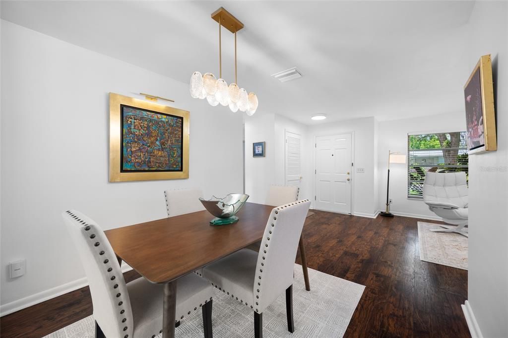 For Sale: $395,400 (2 beds, 1 baths, 1112 Square Feet)