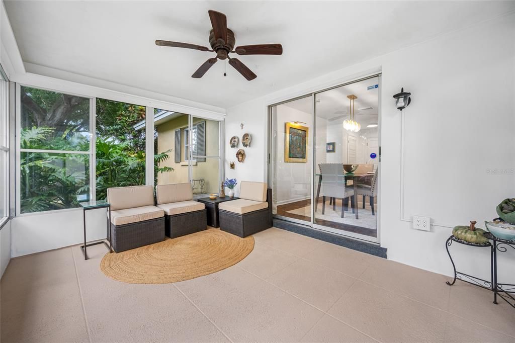 For Sale: $395,400 (2 beds, 1 baths, 1112 Square Feet)