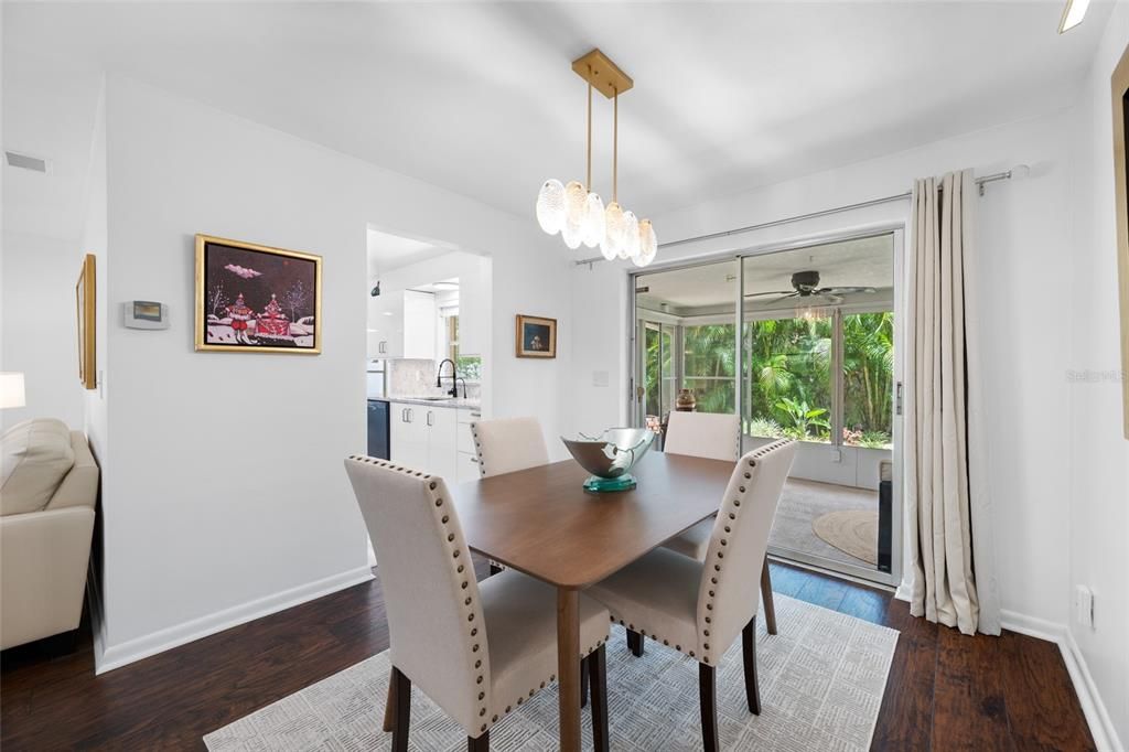 For Sale: $395,400 (2 beds, 1 baths, 1112 Square Feet)