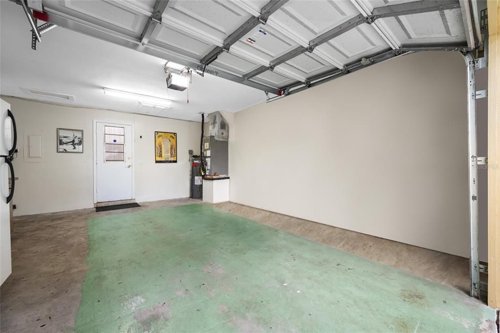 For Sale: $395,400 (2 beds, 1 baths, 1112 Square Feet)