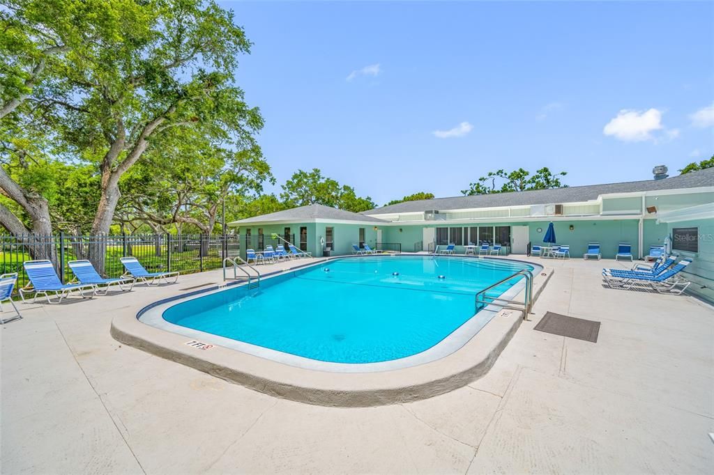 For Sale: $395,400 (2 beds, 1 baths, 1112 Square Feet)
