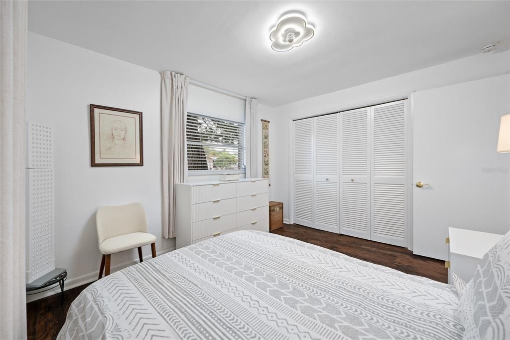 For Sale: $395,400 (2 beds, 1 baths, 1112 Square Feet)