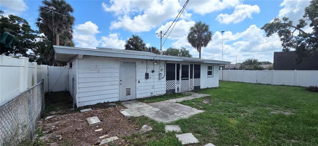 For Sale: $165,000 (3 beds, 1 baths, 1178 Square Feet)