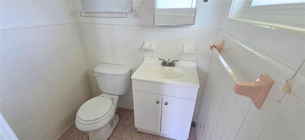 For Sale: $165,000 (3 beds, 1 baths, 1178 Square Feet)