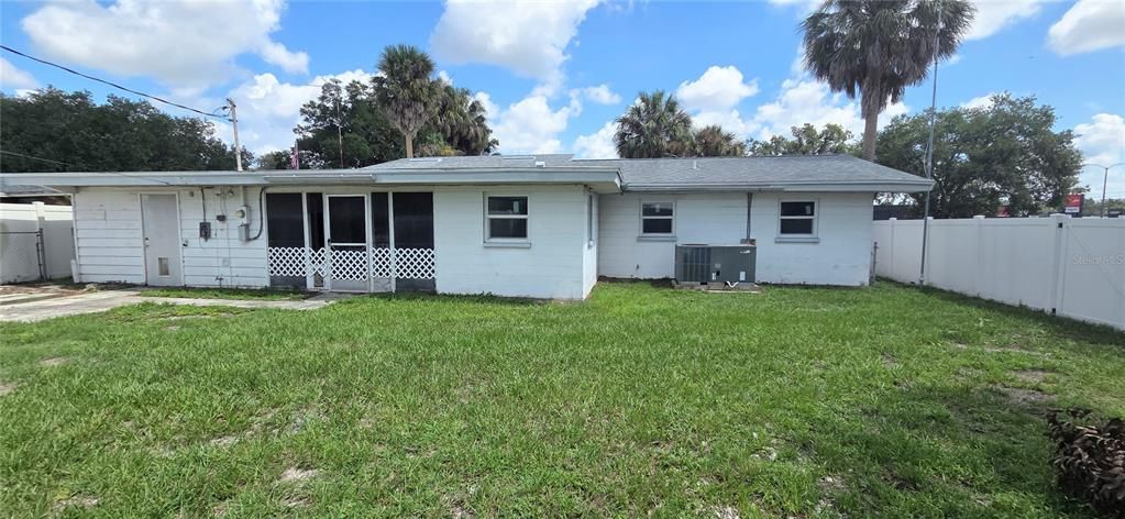 For Sale: $165,000 (3 beds, 1 baths, 1178 Square Feet)