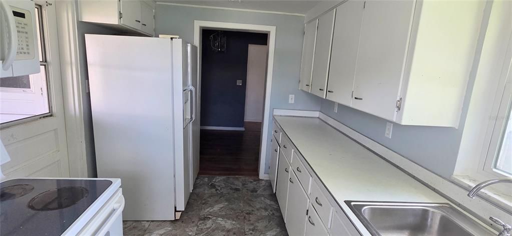 For Sale: $165,000 (3 beds, 1 baths, 1178 Square Feet)
