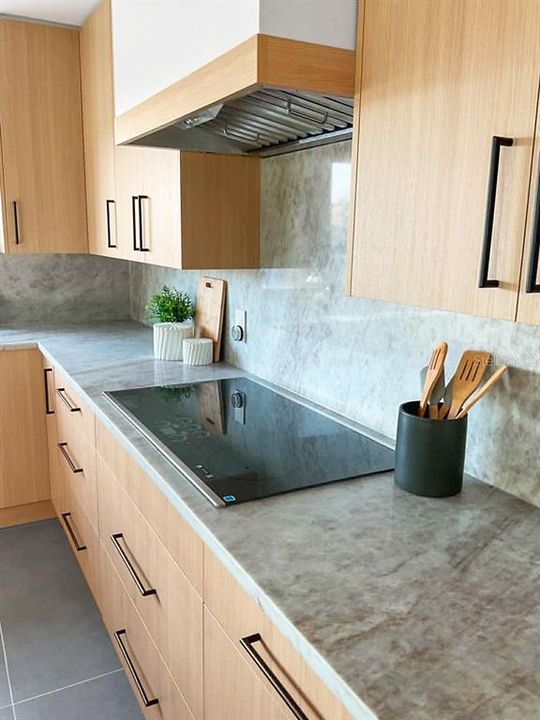 En Venta: $1,295,000 (4 camas, 3 baños, 2424 Pies cuadrados)