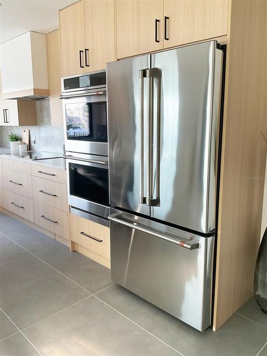 En Venta: $1,295,000 (4 camas, 3 baños, 2424 Pies cuadrados)