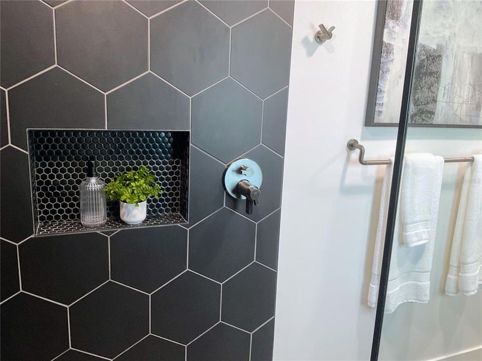 En Venta: $1,295,000 (4 camas, 3 baños, 2424 Pies cuadrados)
