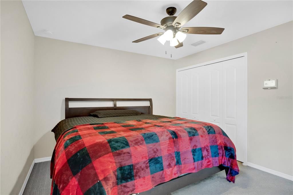 For Sale: $300,000 (3 beds, 2 baths, 1025 Square Feet)