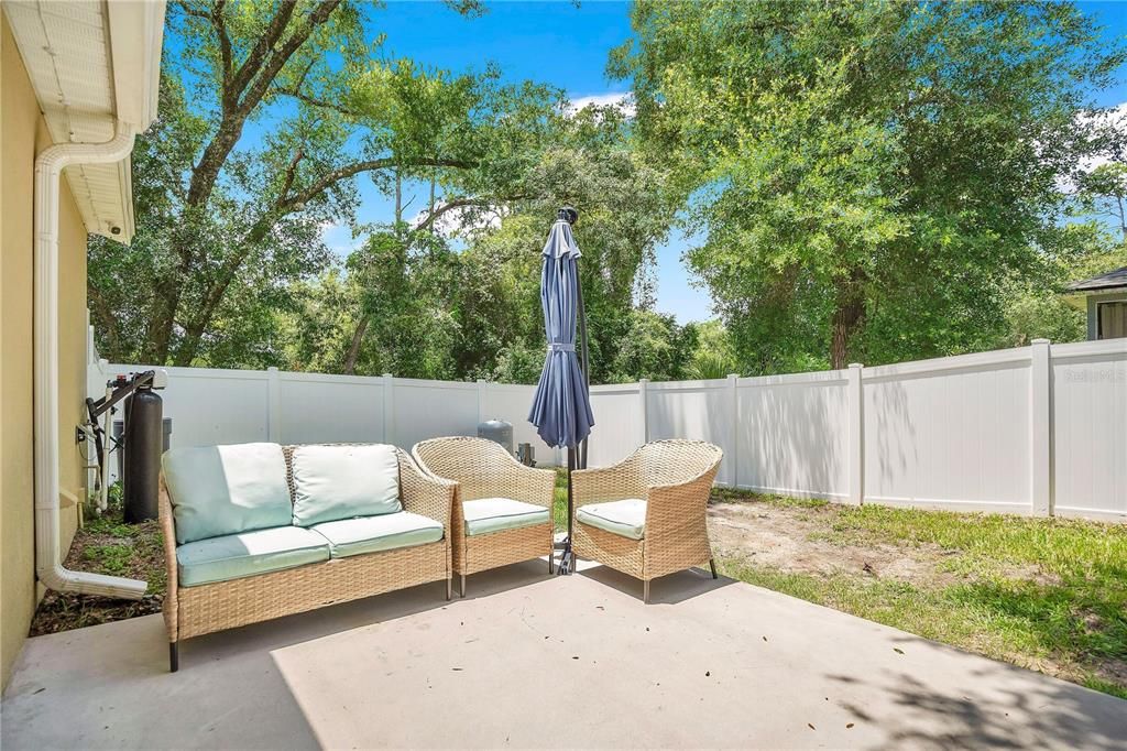 For Sale: $300,000 (3 beds, 2 baths, 1025 Square Feet)