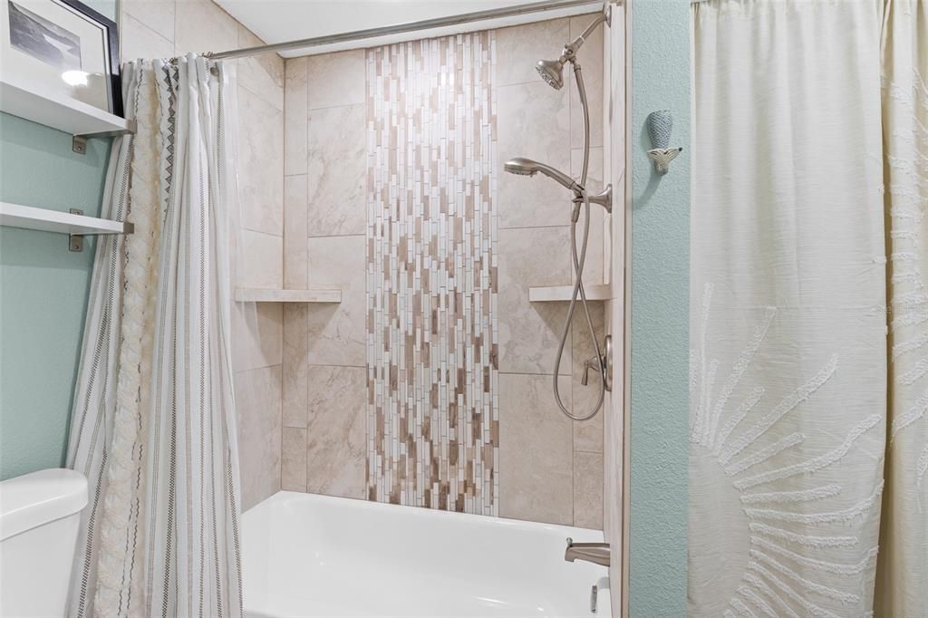 For Sale: $335,000 (3 beds, 2 baths, 1008 Square Feet)