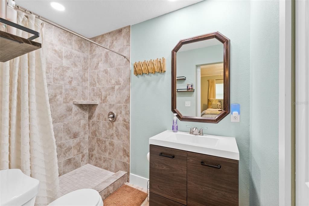 For Sale: $335,000 (3 beds, 2 baths, 1008 Square Feet)