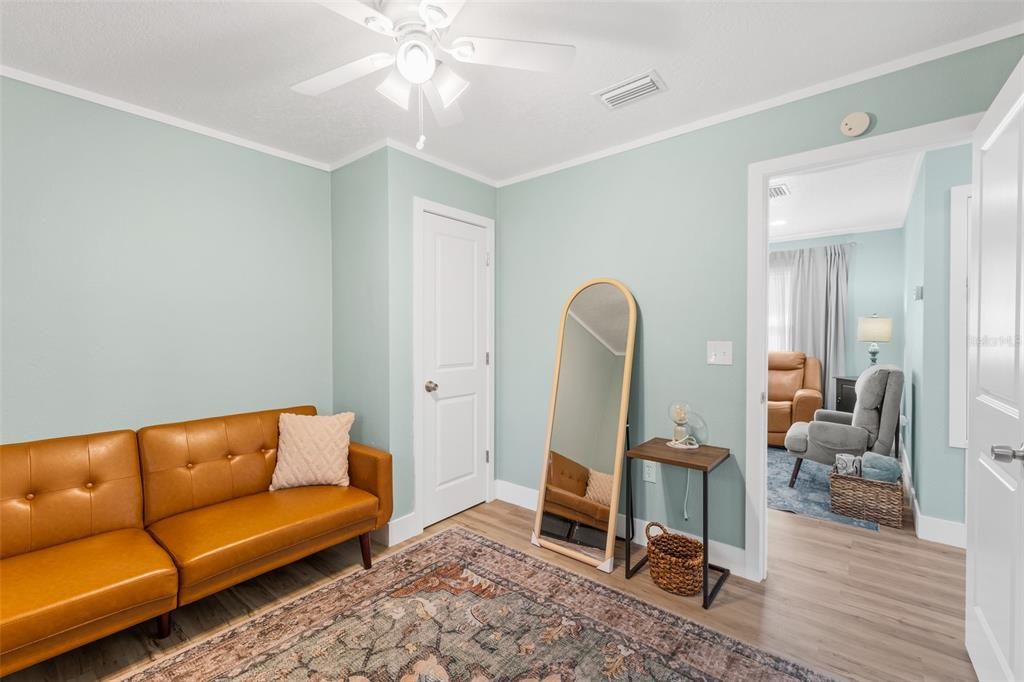 For Sale: $335,000 (3 beds, 2 baths, 1008 Square Feet)