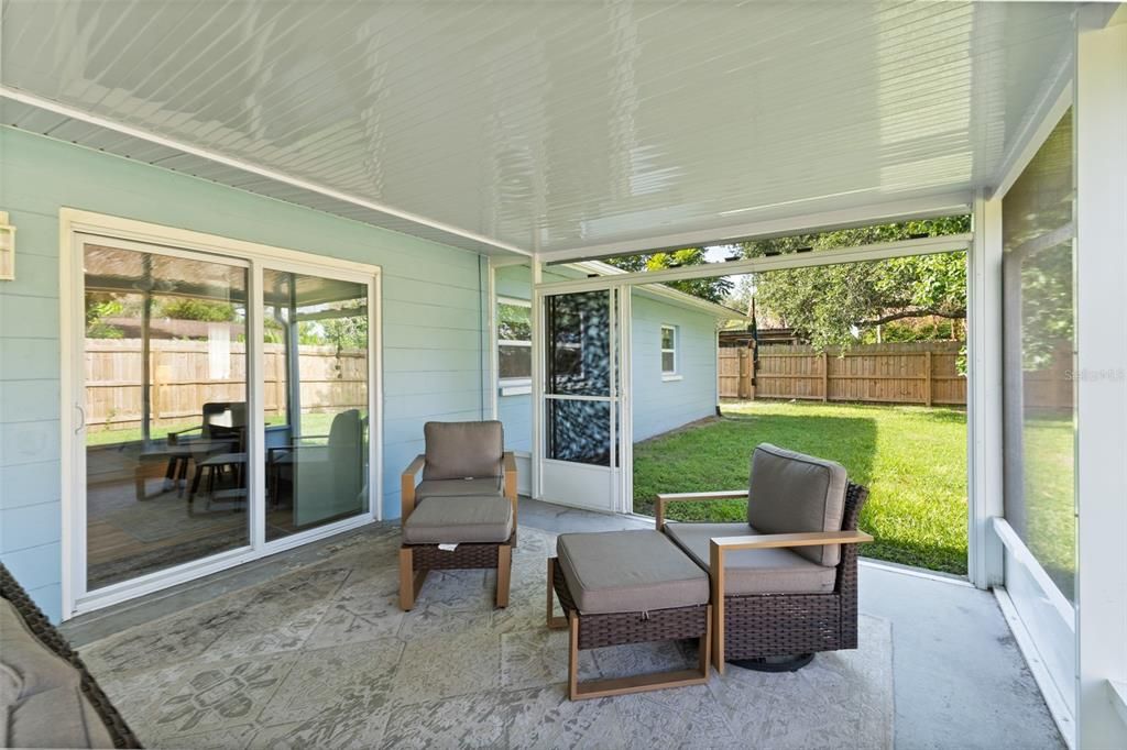 For Sale: $335,000 (3 beds, 2 baths, 1008 Square Feet)