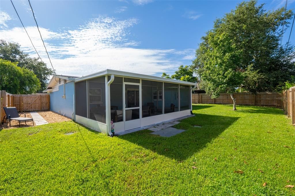 For Sale: $335,000 (3 beds, 2 baths, 1008 Square Feet)