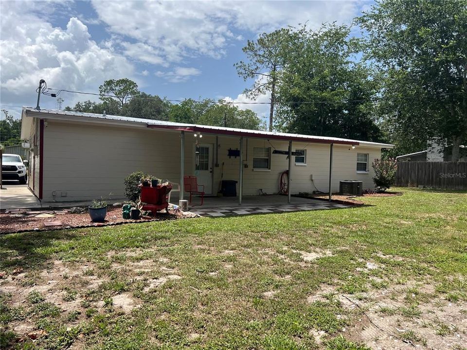 For Sale: $264,900 (4 beds, 2 baths, 1096 Square Feet)