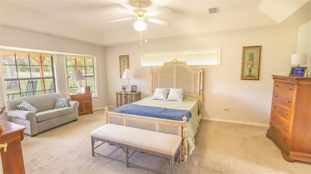 For Sale: $375,000 (2 beds, 2 baths, 2015 Square Feet)