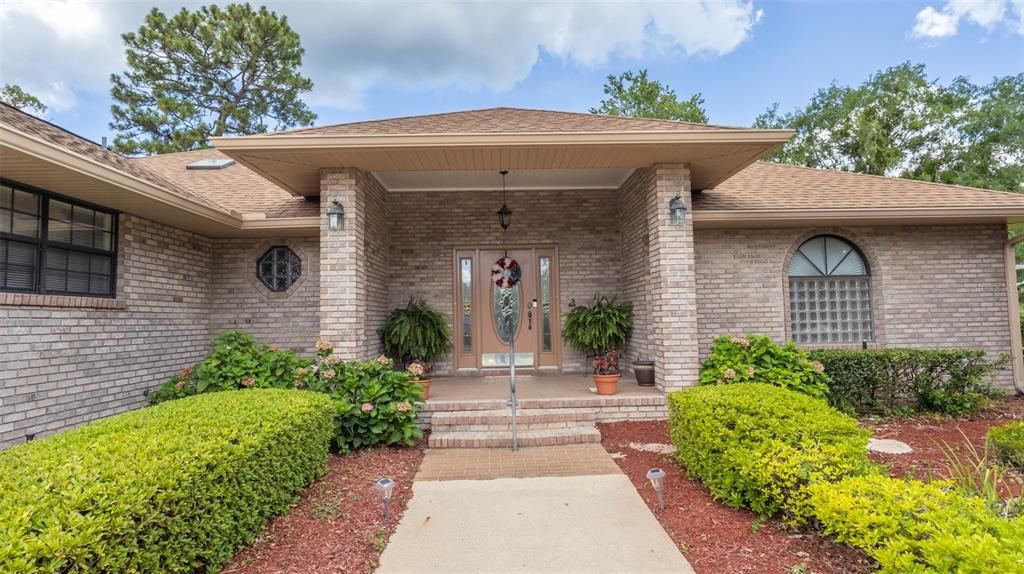 For Sale: $375,000 (2 beds, 2 baths, 2015 Square Feet)