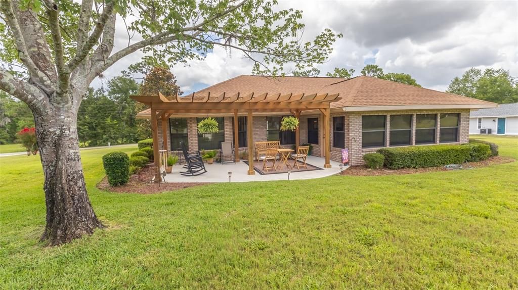 For Sale: $375,000 (2 beds, 2 baths, 2015 Square Feet)