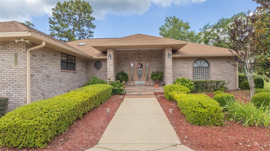For Sale: $375,000 (2 beds, 2 baths, 2015 Square Feet)