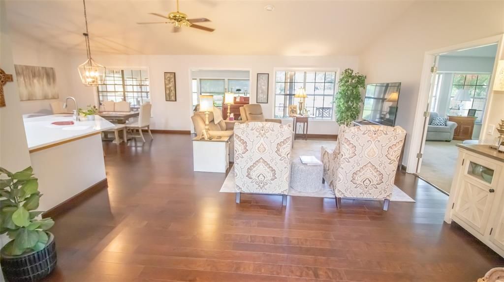 For Sale: $375,000 (2 beds, 2 baths, 2015 Square Feet)