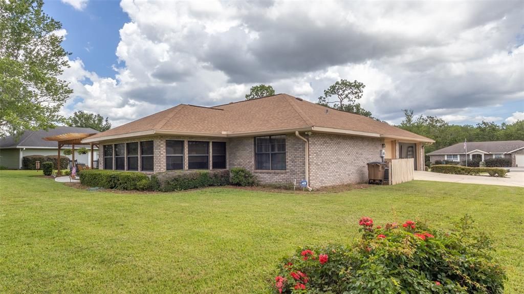 For Sale: $375,000 (2 beds, 2 baths, 2015 Square Feet)