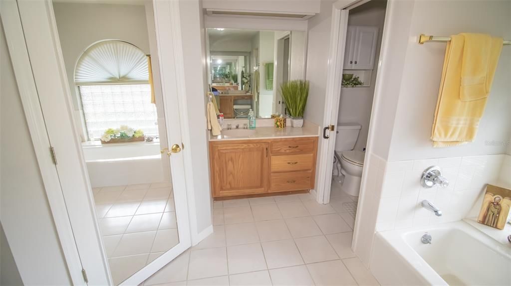 For Sale: $375,000 (2 beds, 2 baths, 2015 Square Feet)