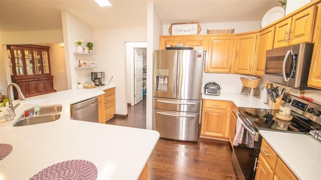 For Sale: $375,000 (2 beds, 2 baths, 2015 Square Feet)