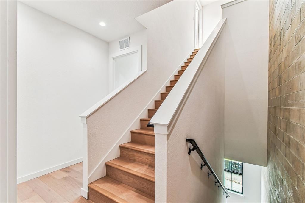 En Venta: $775,000 (3 camas, 3 baños, 2104 Pies cuadrados)