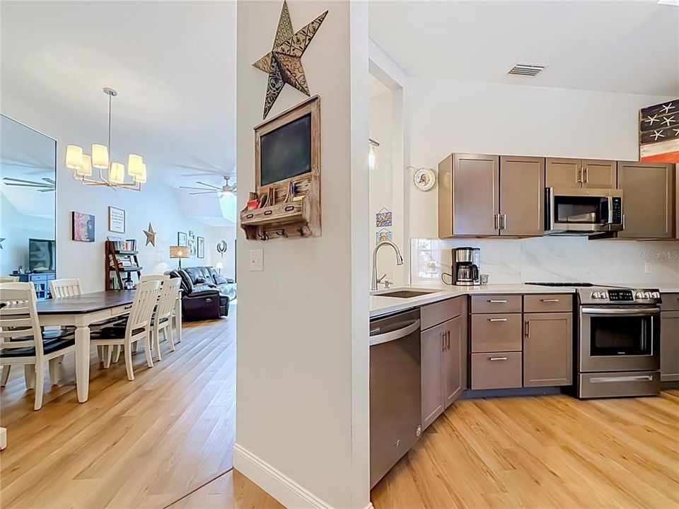 En Venta: $329,900 (2 camas, 2 baños, 1397 Pies cuadrados)