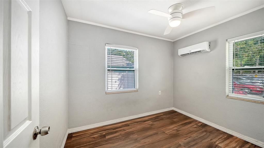 На продажу: $399,000 (4 спален, 0 ванн, 900 Квадратных фут)