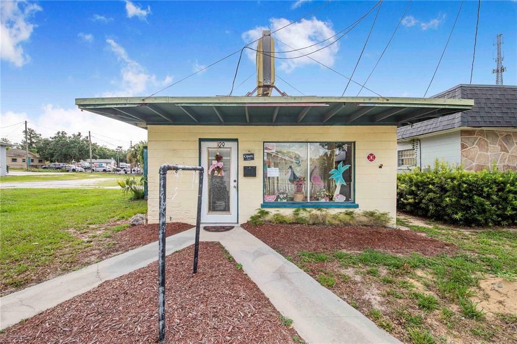 For Sale: $350,000 (0 beds, 0 baths, 840 Square Feet)