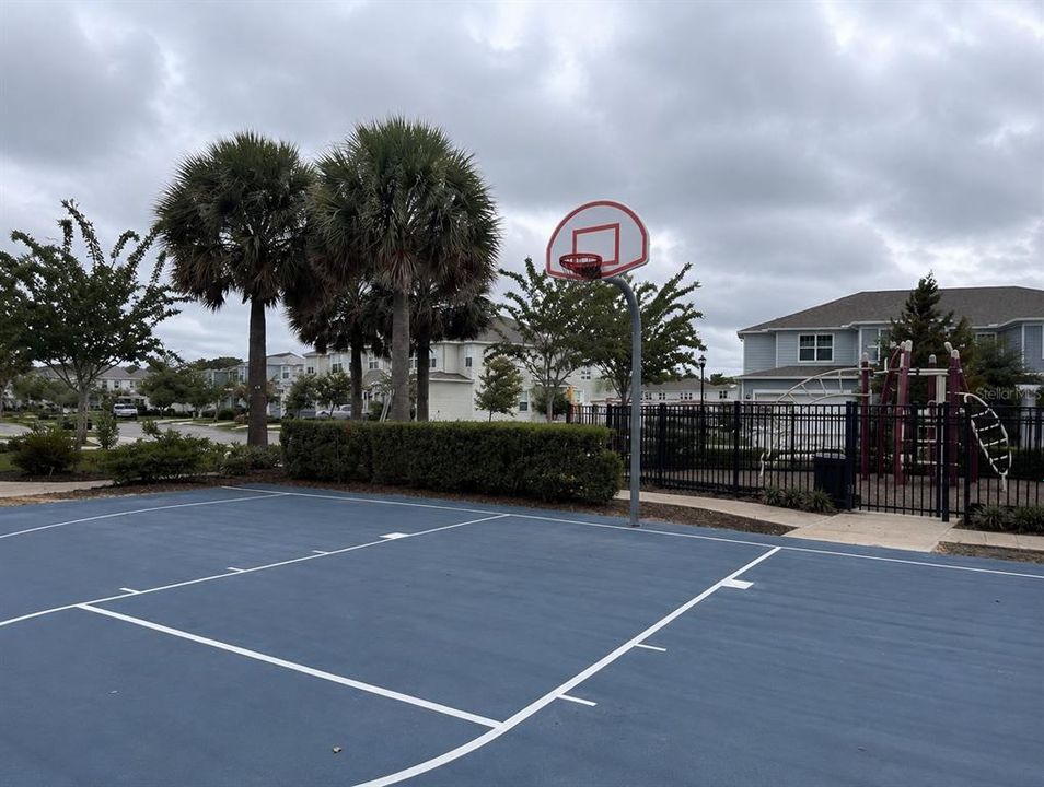 For Sale: $349,000 (3 beds, 2 baths, 1699 Square Feet)