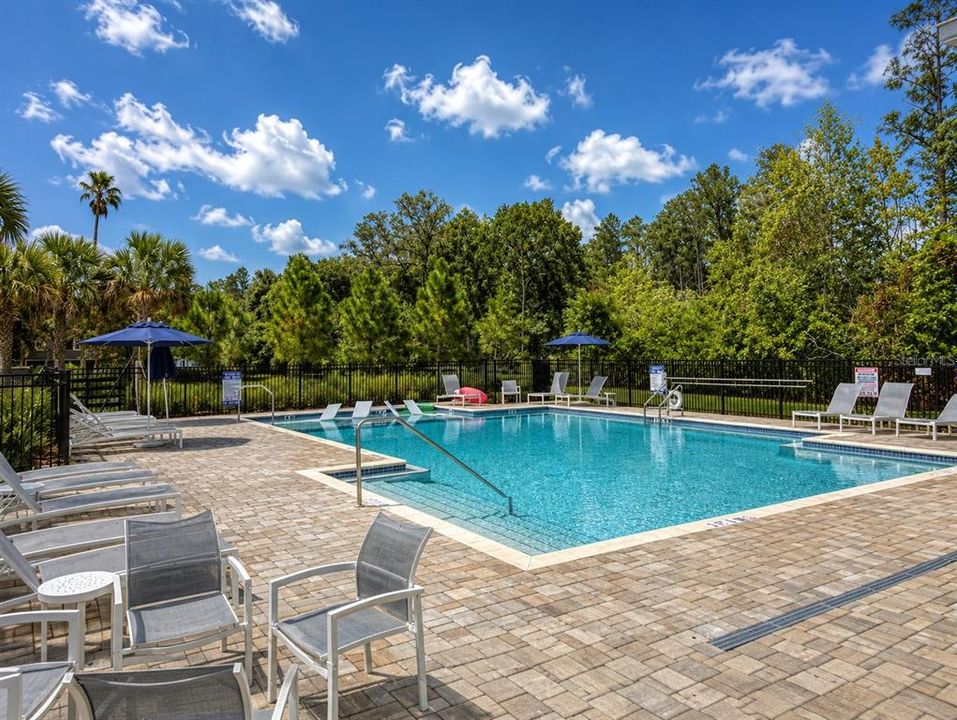For Sale: $349,000 (3 beds, 2 baths, 1699 Square Feet)