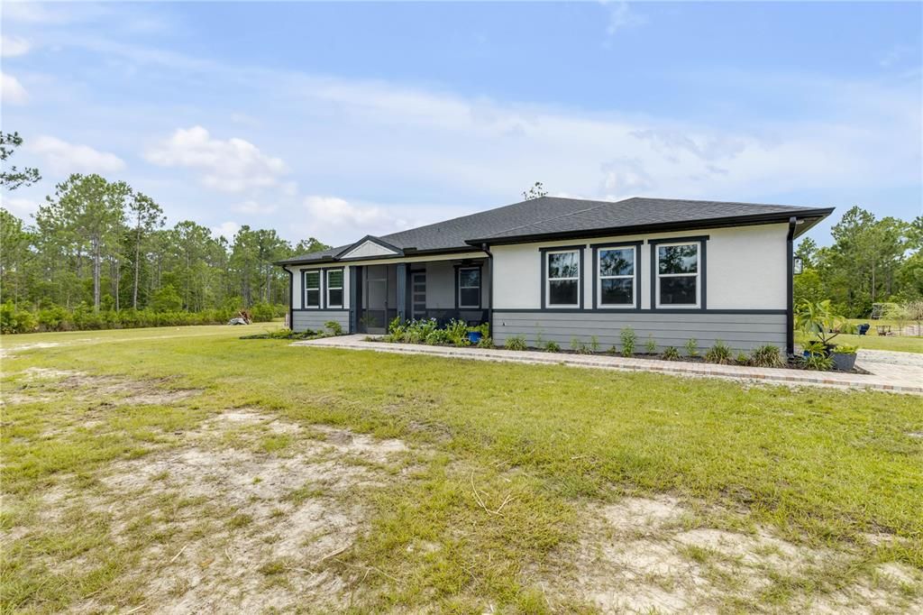 For Sale: $1,300,000 (4 beds, 3 baths, 2017 Square Feet)