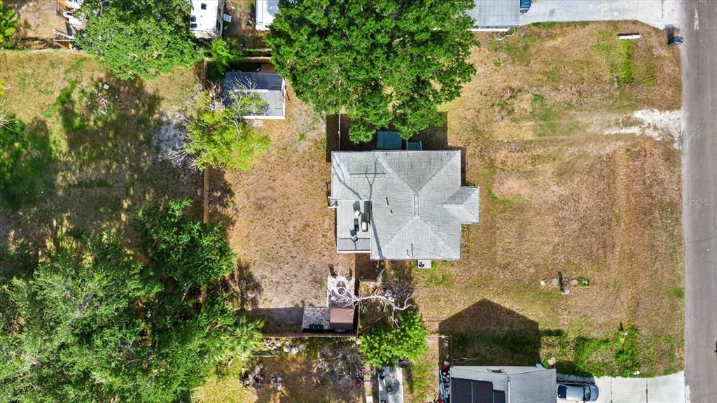 For Sale: $289,000 (2 beds, 1 baths, 864 Square Feet)