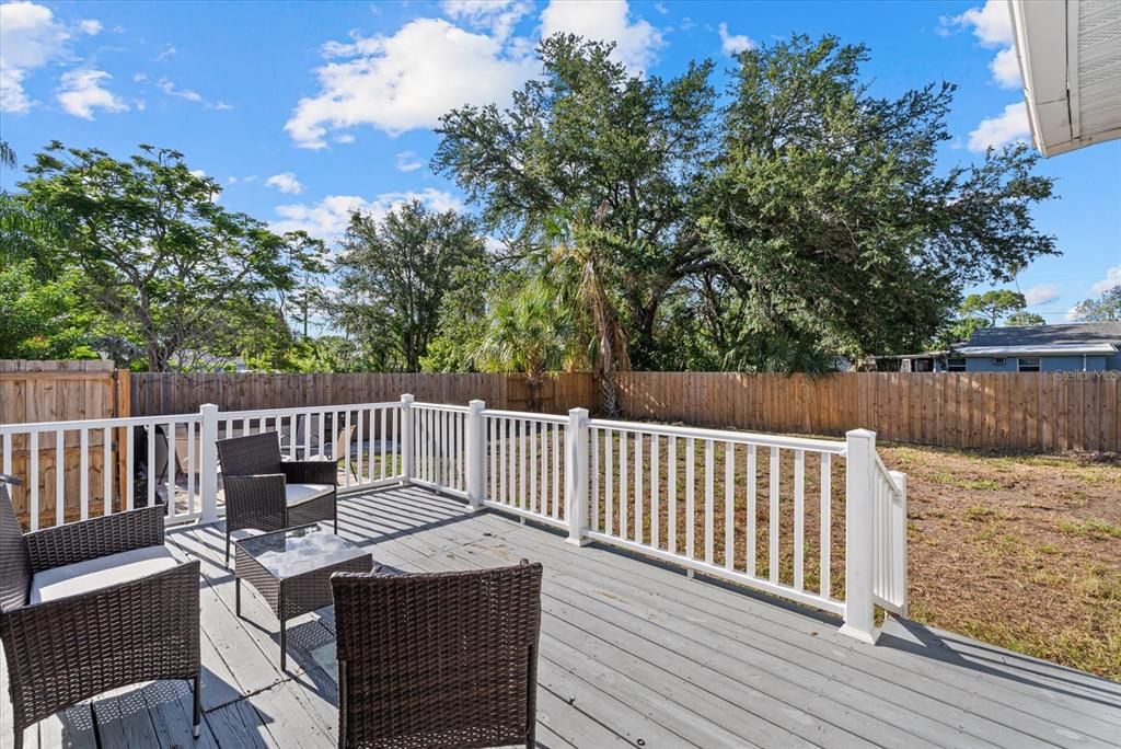 For Sale: $289,000 (2 beds, 1 baths, 864 Square Feet)