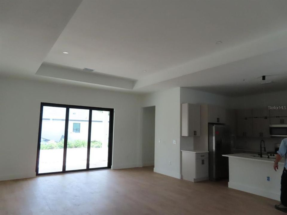En Venta: $429,000 (4 camas, 3 baños, 1975 Pies cuadrados)