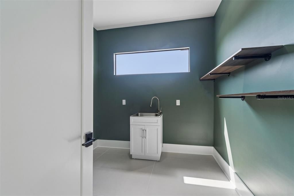 Active With Contract: $1,375,000 (4 beds, 4 baths, 3143 Square Feet)